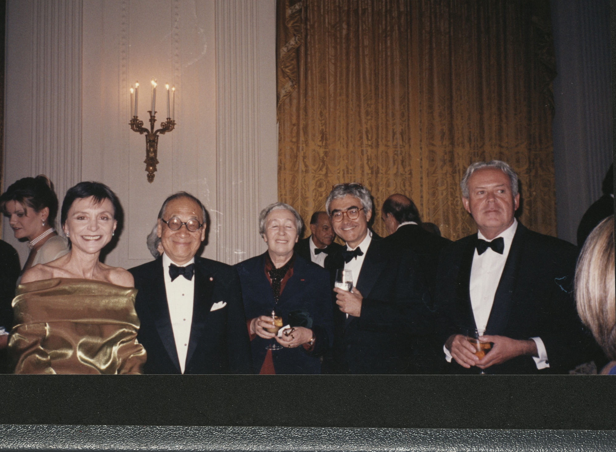I.M. Pei, Rafael Viñoly, and Rodolfo Machado standing in the White House for a ceremony.